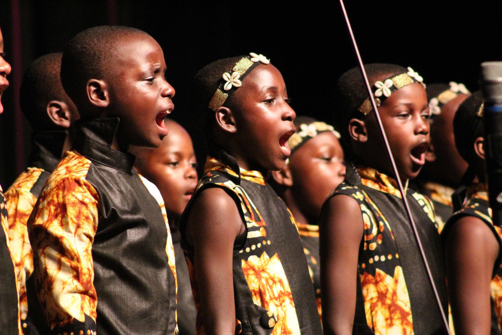 110719-reed-gallery-choir023